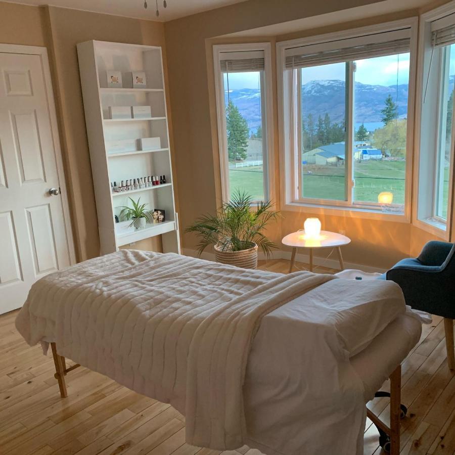 Salish B&B And Spa West Kelowna Buitenkant foto